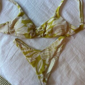 L*Space Havana Blooms Bikini, Top Size M, Bottom Size S